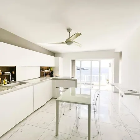 Studio In Barandas, * 卡亚俄萨尔瓦赫