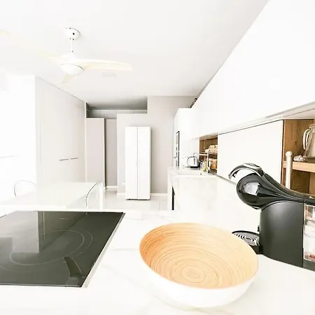 Studio In Barandas, * 卡亚俄萨尔瓦赫